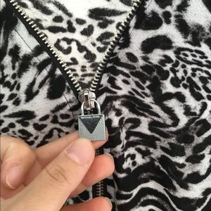 New Michael Kors Black and white top S/M $98